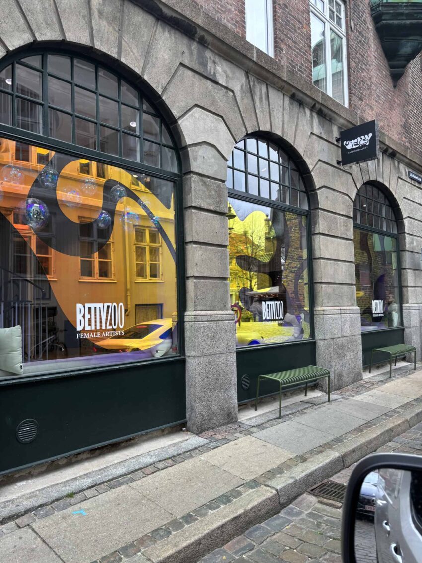 Brug foliedekoration til at fremme salg i butik
